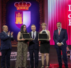 Placa al Merito regional de María Luisa Herrera Sierra y María Santos Tejero Medina, trabajadoras de la Residencia de mayores